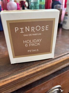 PINROSE Holiday 6 Pack Petals Eau de Parfum - Brown & Cream Box wipes!